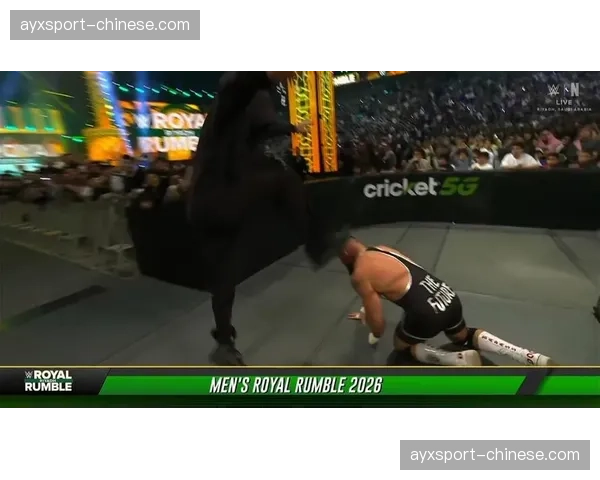 布朗·布雷克遭神秘人突袭后情绪失控，RAW剧情发展受关注