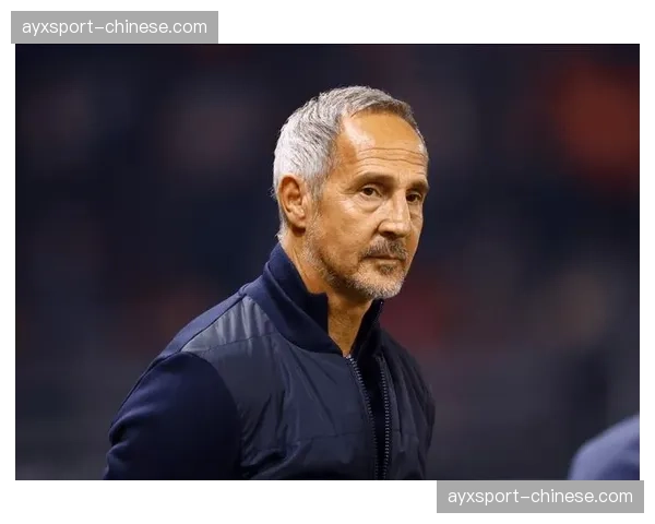 官方：摩纳哥与主帅许特尔续约至2028年