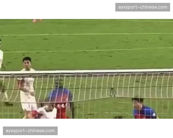 突发:主裁判经VAR回看,取消马略卡点球判罚 突发:主裁判经VAR回看,取消马略卡点球判罚