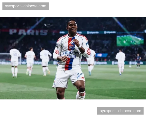 巴黎圣日耳曼1-2不敌里昂，恩德里克传射建功